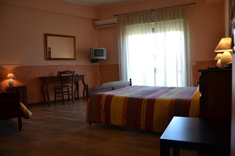 B&B Notti E Dintorni Николози Экстерьер фото