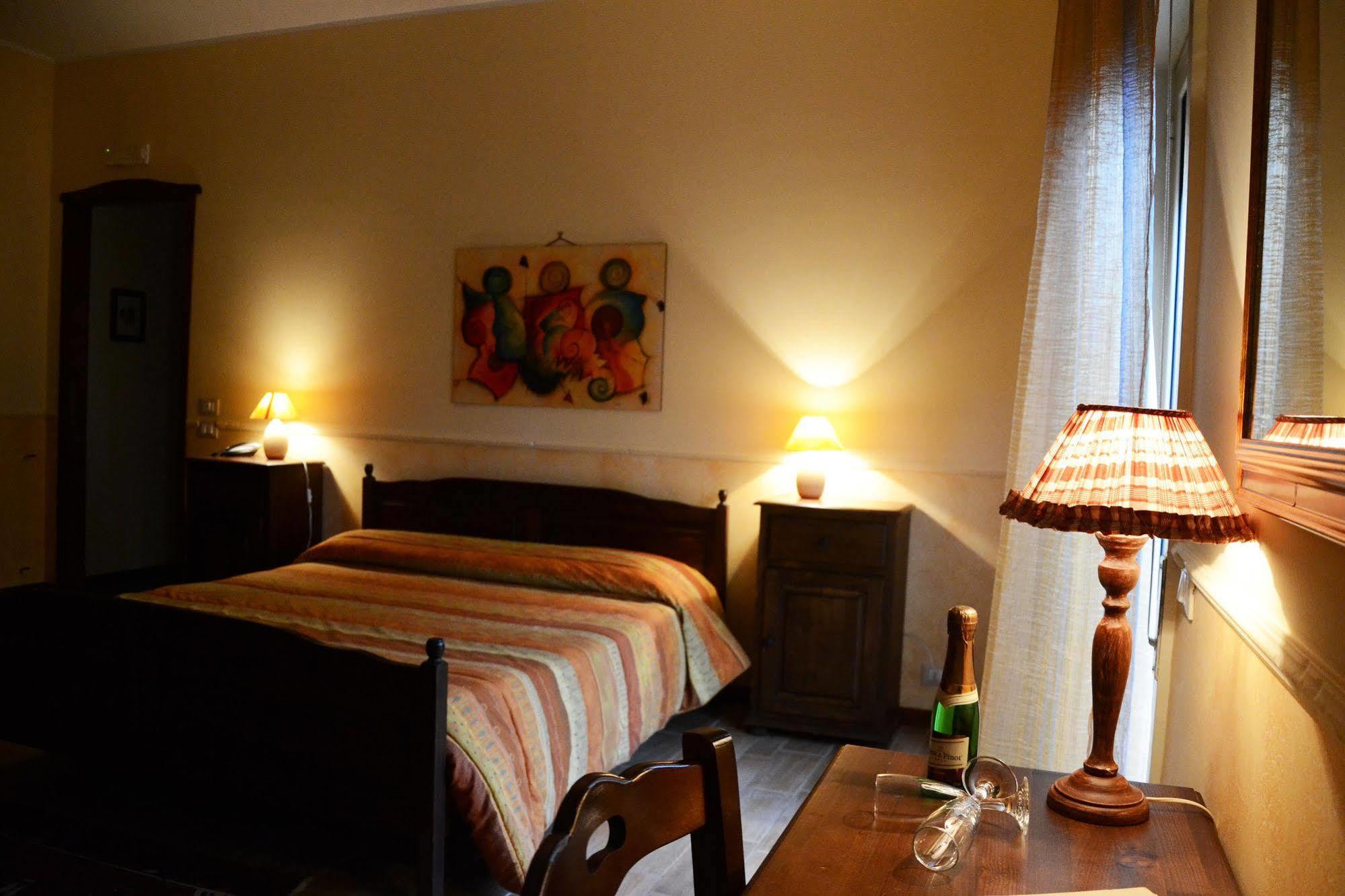 B&B Notti E Dintorni Николози Экстерьер фото