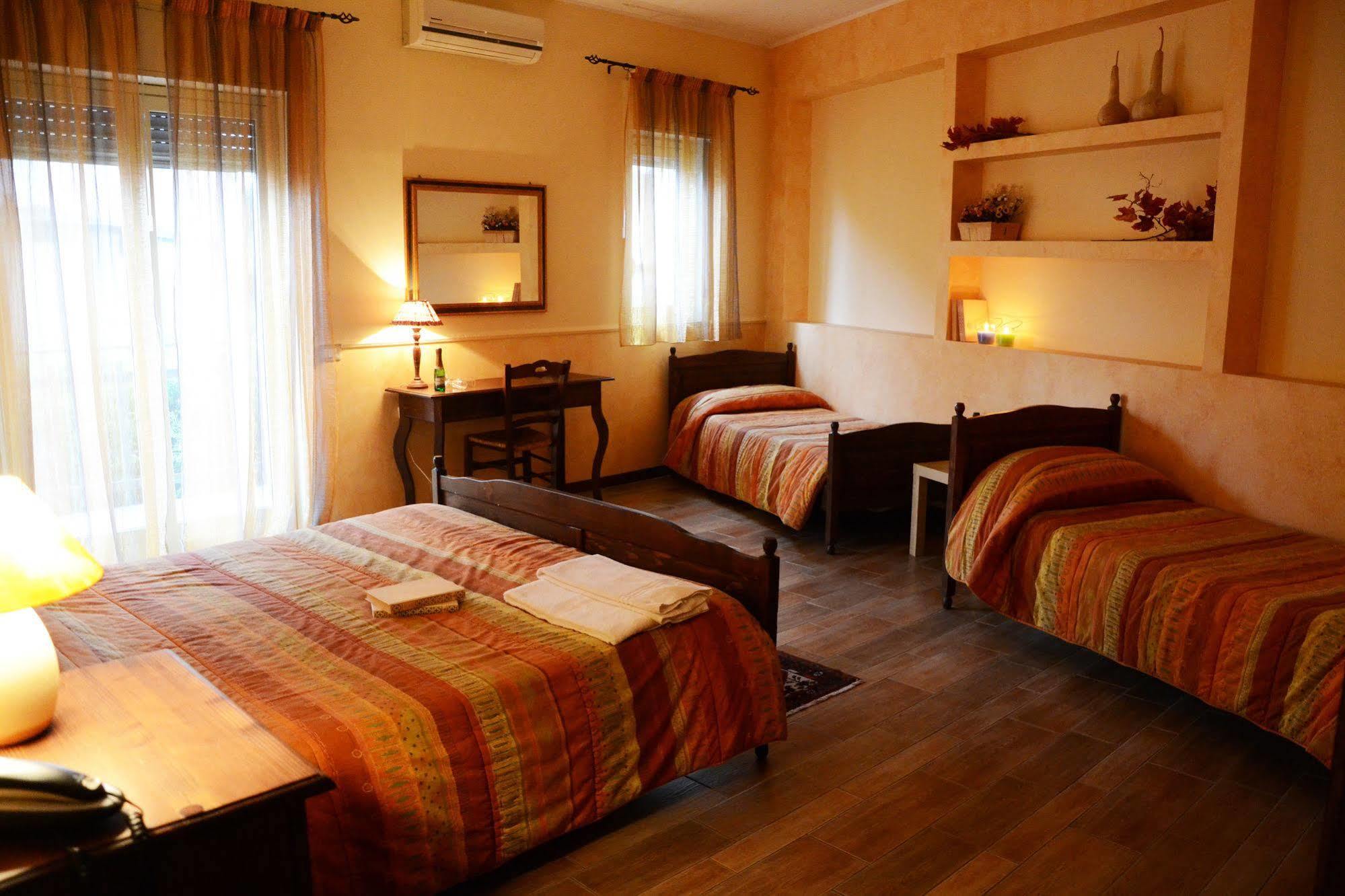 B&B Notti E Dintorni Николози Экстерьер фото