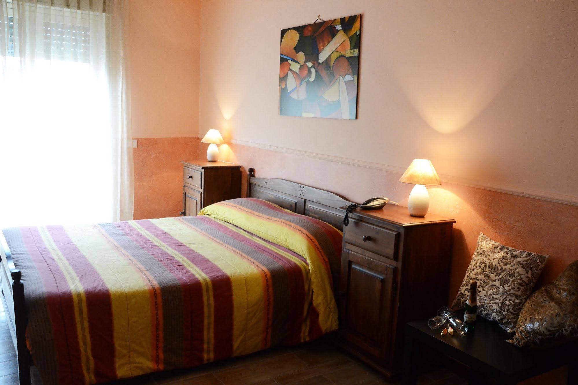 B&B Notti E Dintorni Николози Экстерьер фото